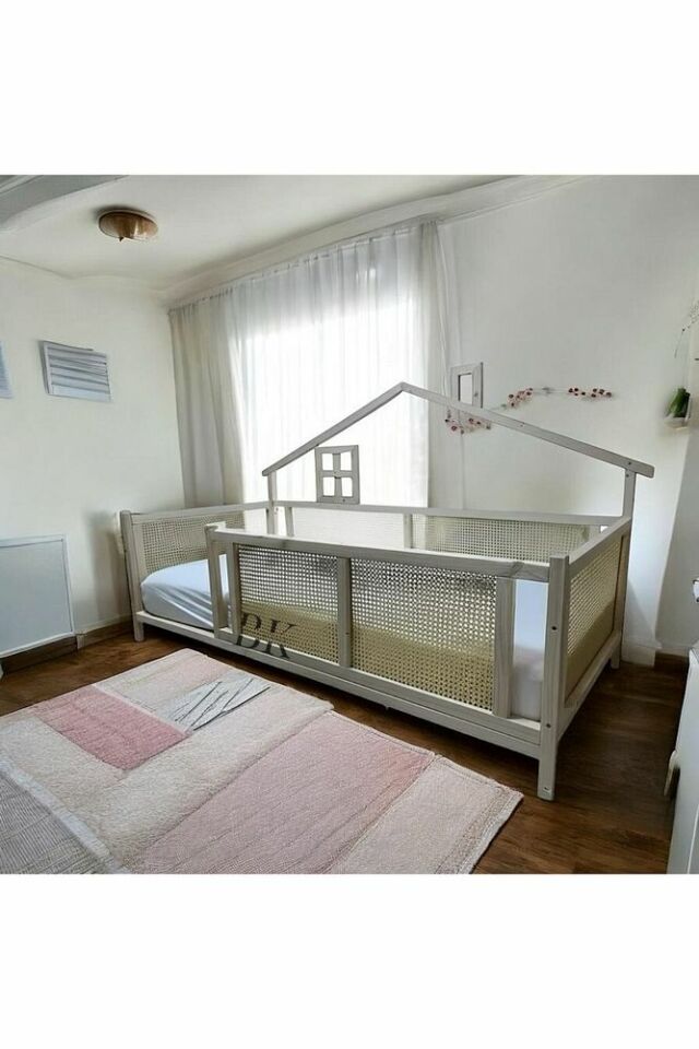 Hasır Detaylı Wicker Doğal Ahşap Montessori Bebek ve Çocuk Karyolası