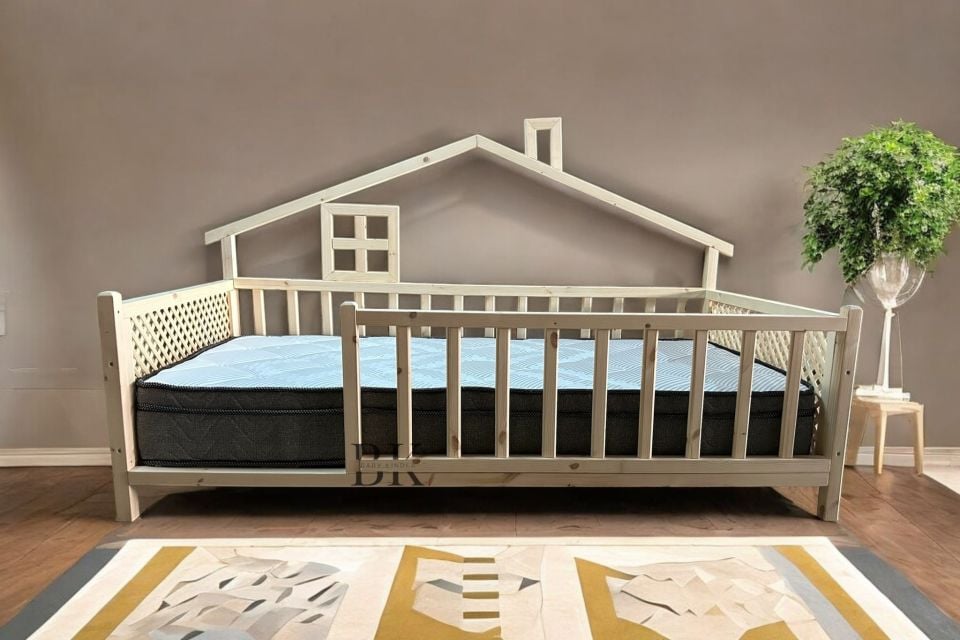 Delux Doğal Ahşap Montessori Bebek ve Çocuk Karyolası